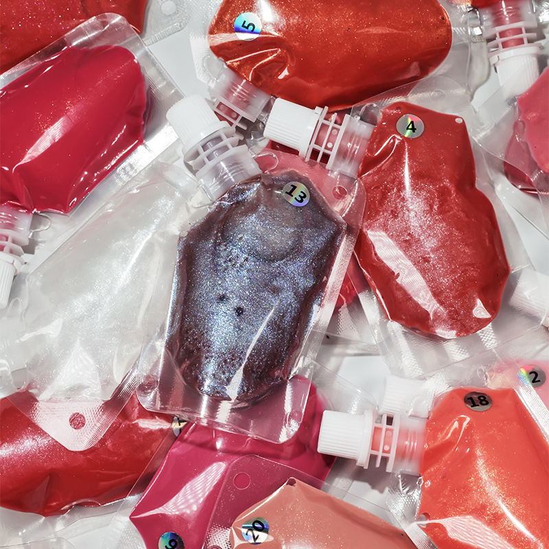 Plastična vrećica od 200 ml Vrećica s mlaznicom sjajila za usne Veganska i bez okrutnosti gotova baza pigmenta za sjajilo